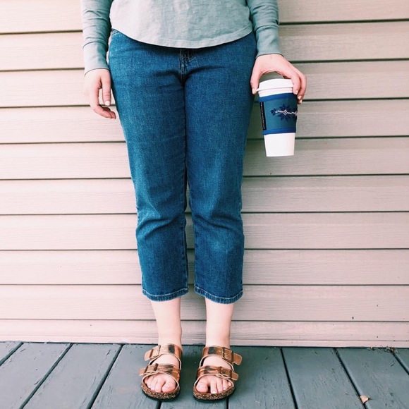 American Eagle Outfitters Pants - American Eagle ‘90s-Style Denim Capris